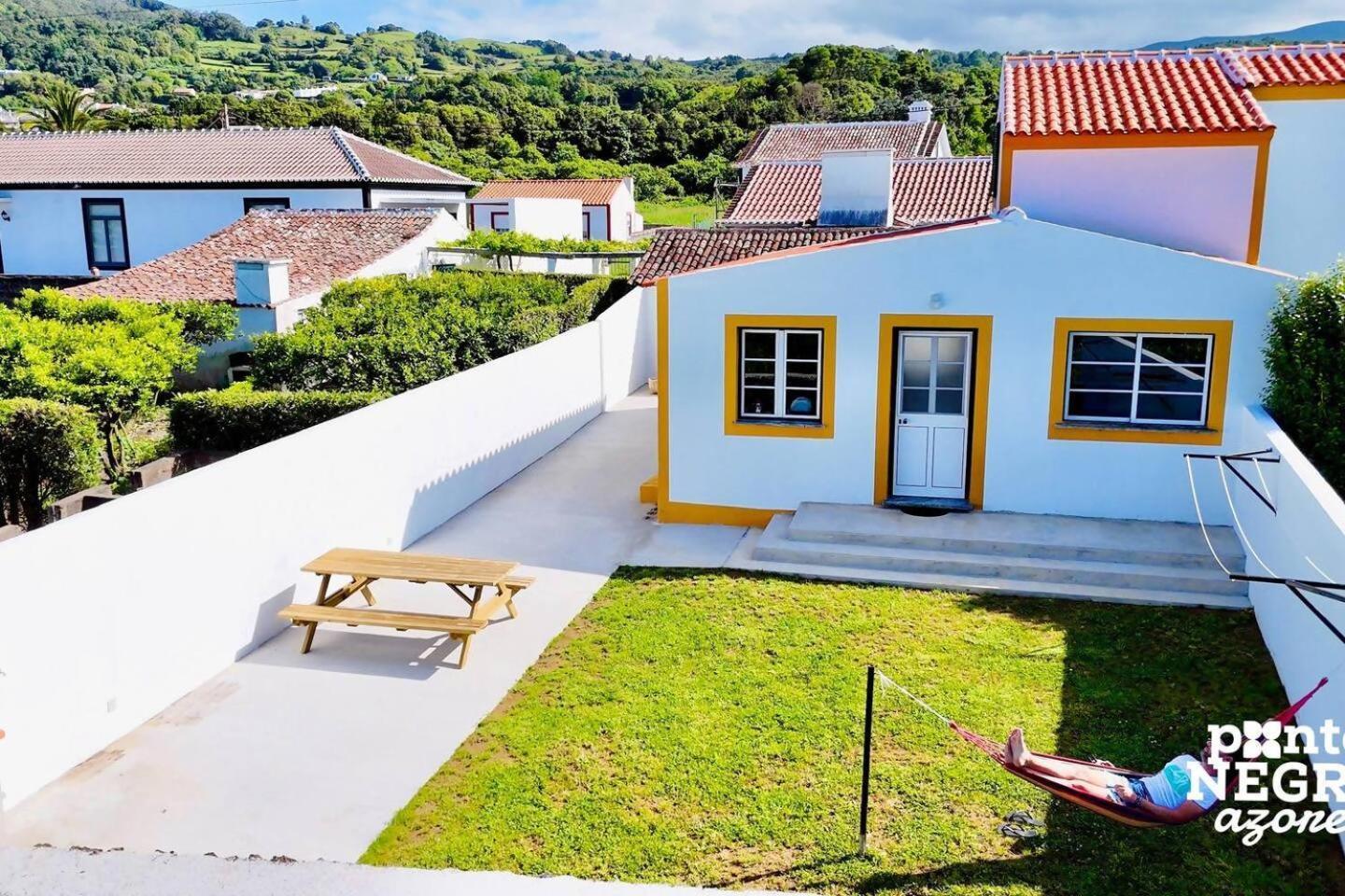 The Biscuit House By Pontanegraazores Praia da Vitoria Bagian luar foto