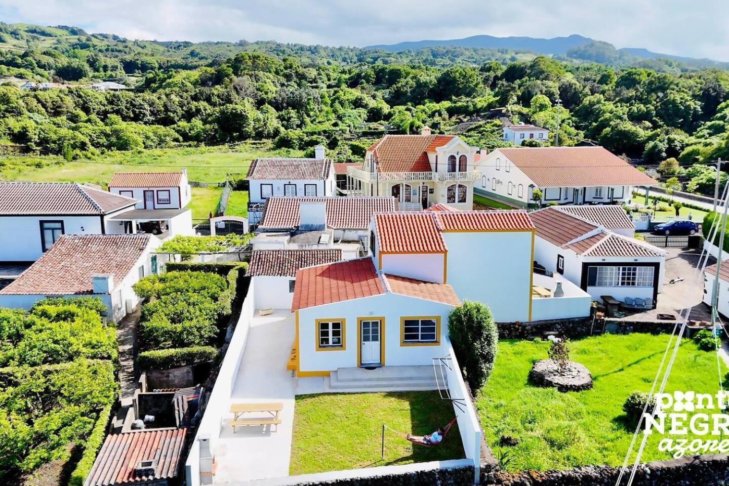 The Biscuit House By Pontanegraazores Praia da Vitoria Bagian luar foto